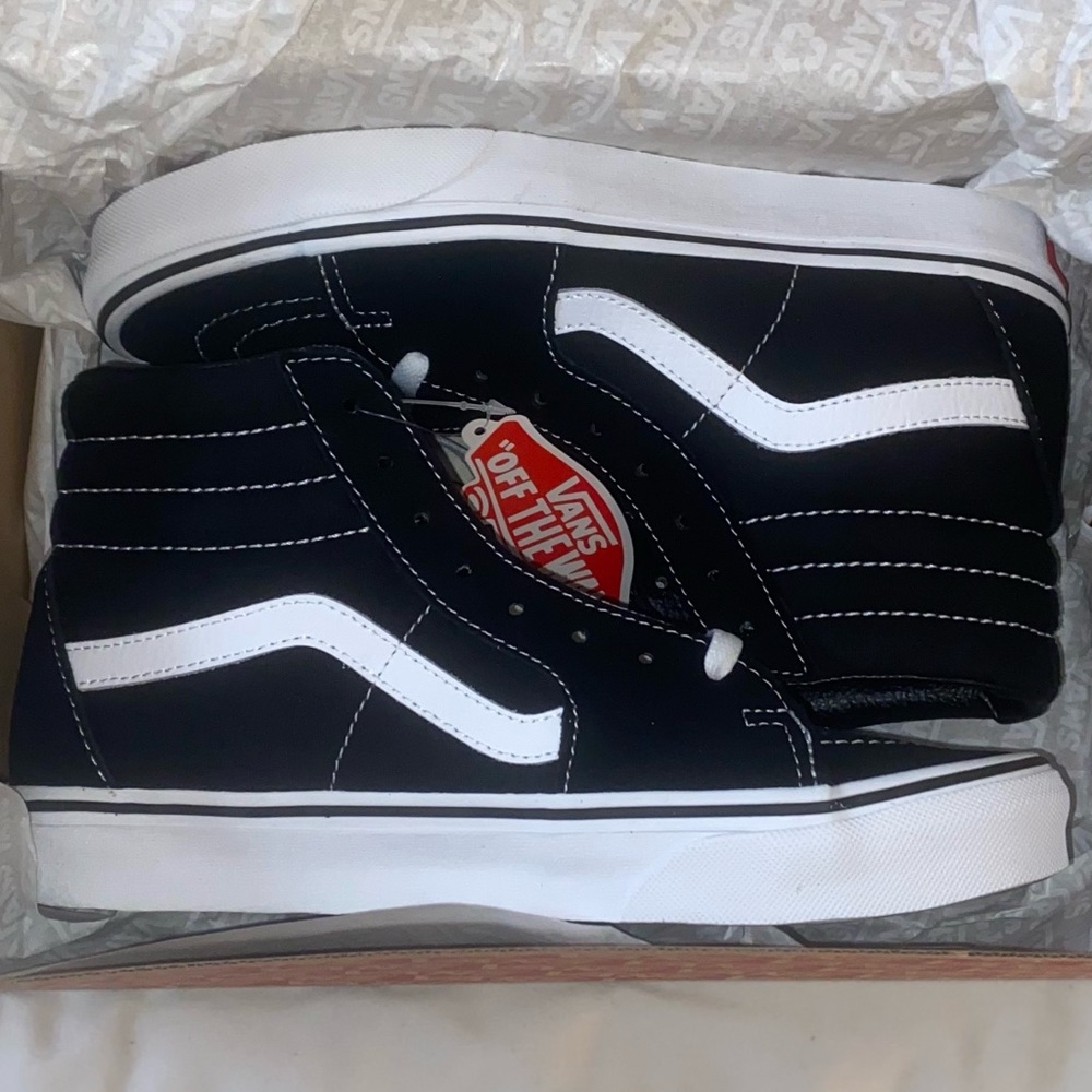 VANS SK8-Hi Sneakers Black/Black/White. Women’s Size 8 Men’s size 6.5 NWT/NIB